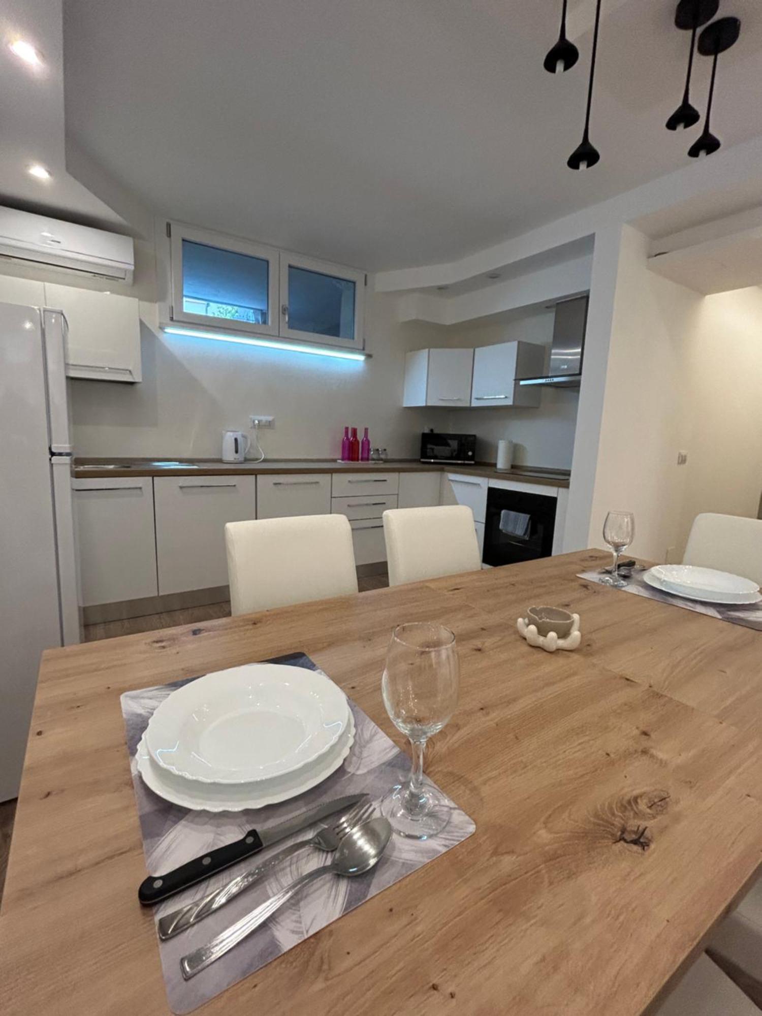 Nura's - Casa Azzurra Seaside Apartment *